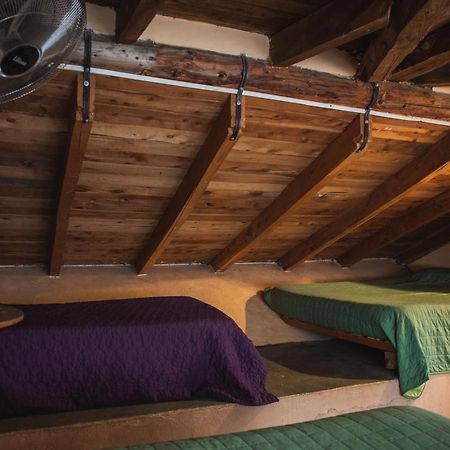 La Casa Del Arbol - Hostel 埃博森 外观 照片